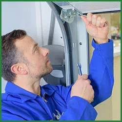 Quality Garage Door Milwaukee, WI 262-618-7038 - side-t-21-gr-39m-garage-door-installation